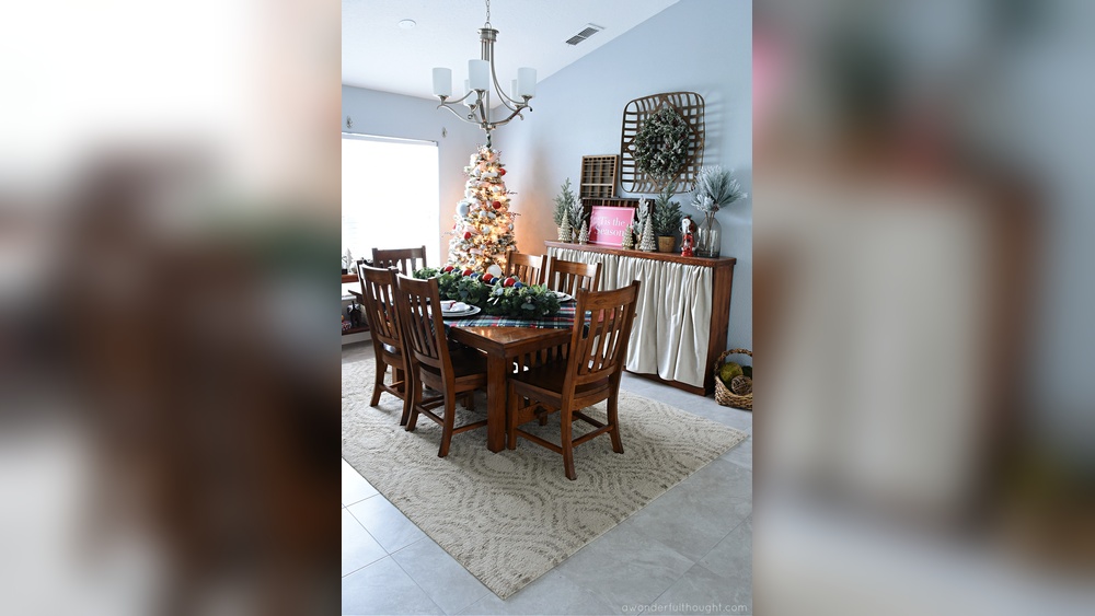 How to Decorate Dining Room Buffet Table for Christmas