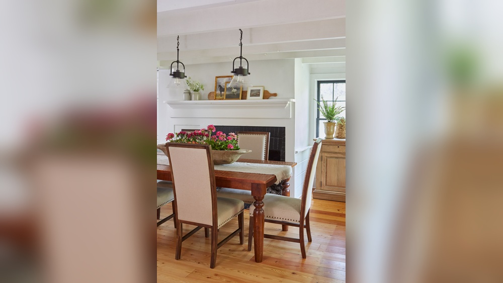 How to Decorate Dining Room Large Table