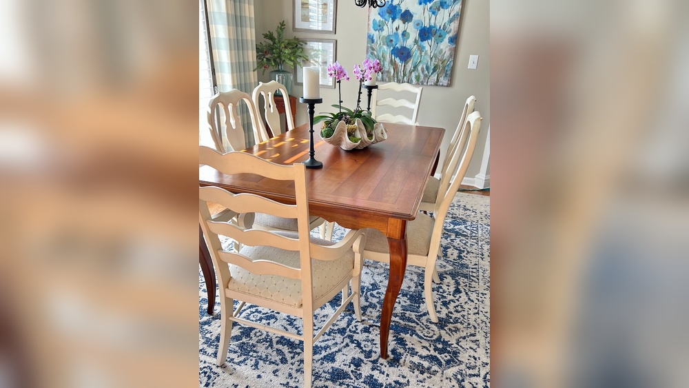 How to Decorate Dining Room With Orchids