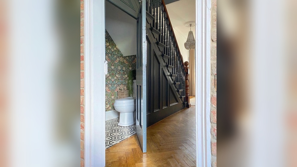 How to Decorate Downstairs Bathroom