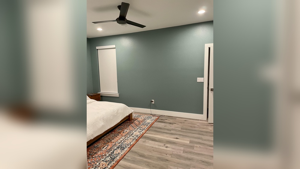 How to Decorate Empty Wall in Bedroom