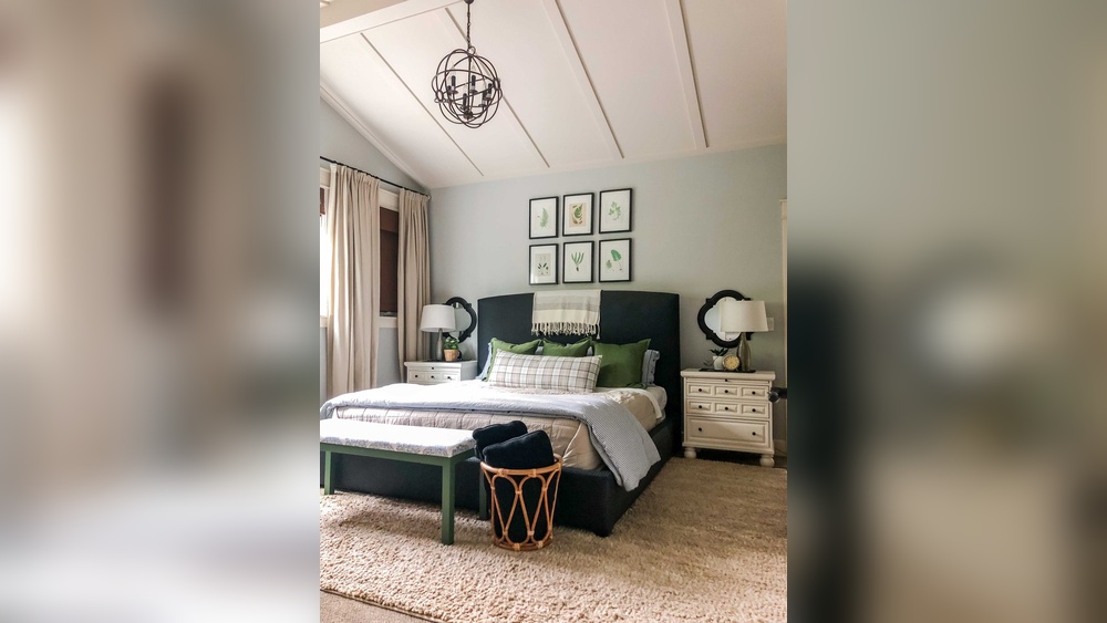 How to Decorate High Ceiling Bedroom