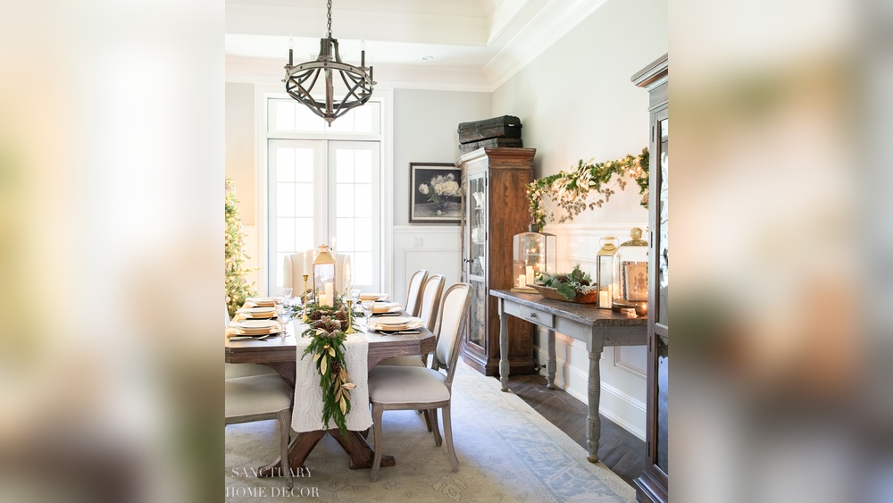 How to Decorate My Dining Room Chairs for Christmas