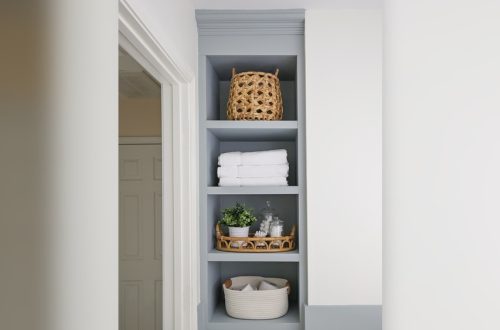 How to Decorate Out Cove Shelf in Bathroom
