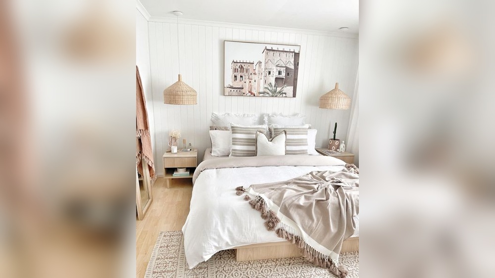 How to Decorate White Wall Bedroom