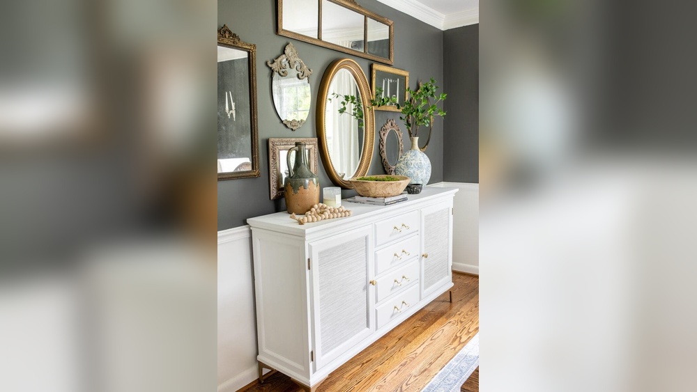 How to Decorate Your Dining Room Buffet