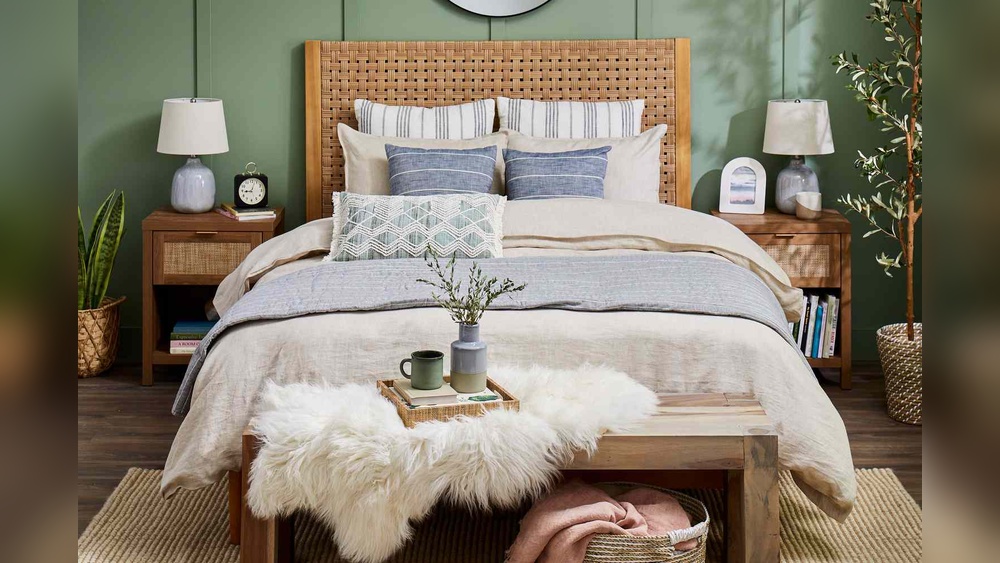 How to Make Bedroom Decoration
