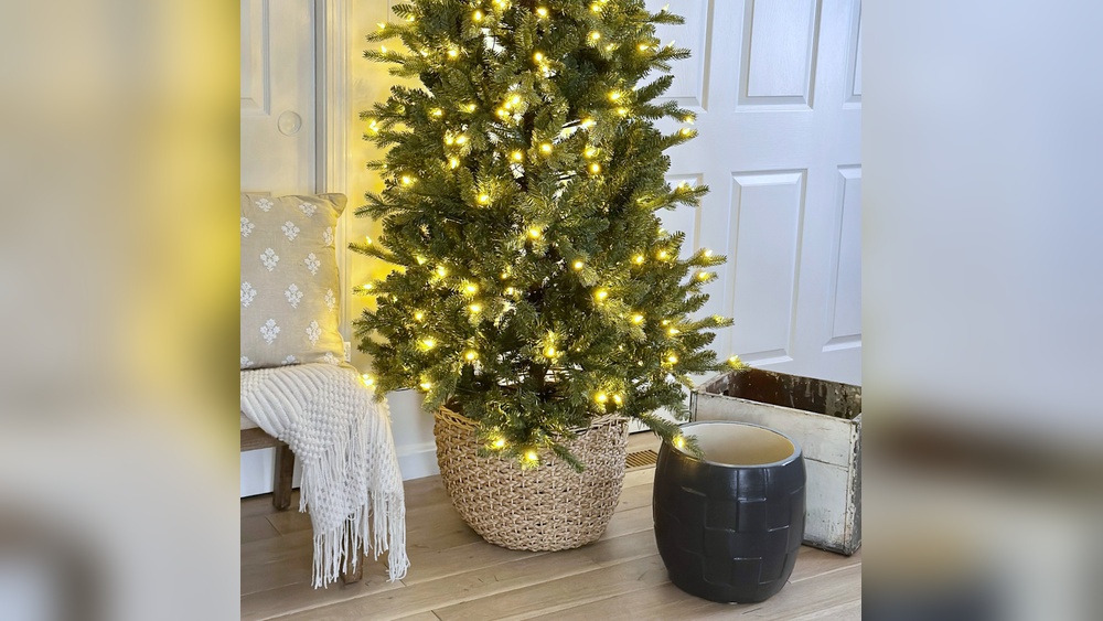 How to Put an Artificial Christmas Tree in a Bucket