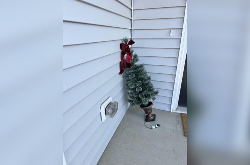 How to Weigh down Artificial Christmas Tree