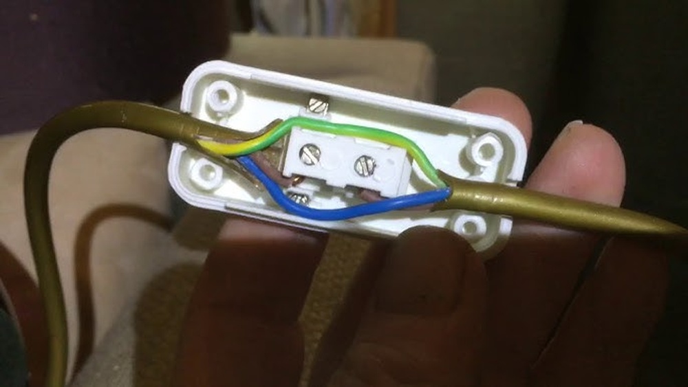 How Wire a Table Lamp Switch