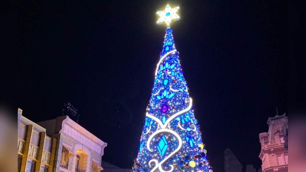 What Artificial Christmas Tree Has the Most Lights