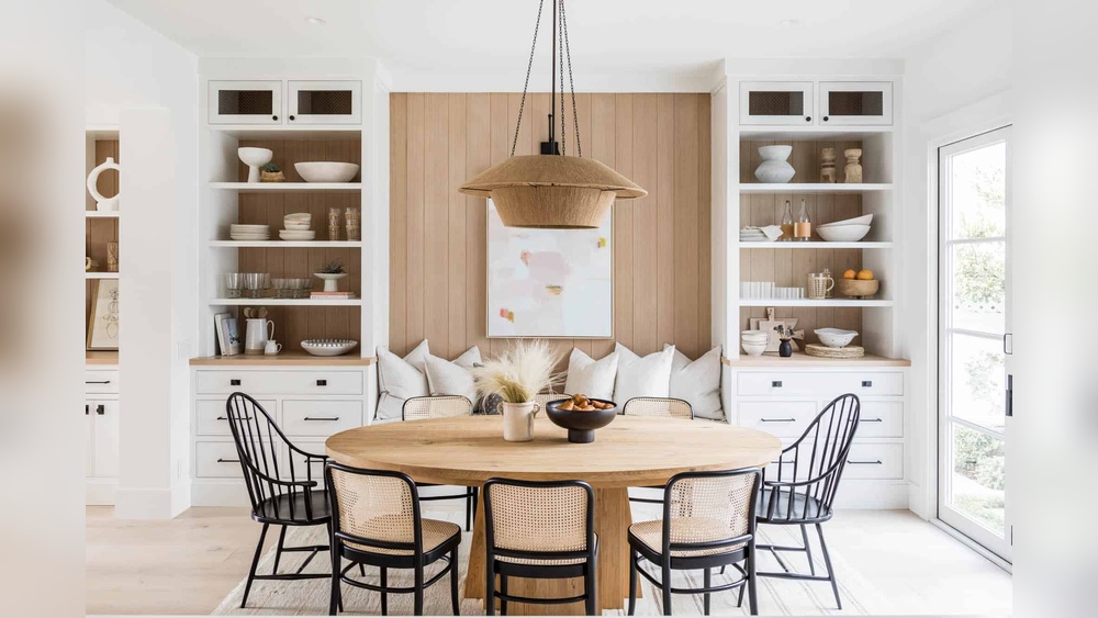 What Decor to Put on Dining Table