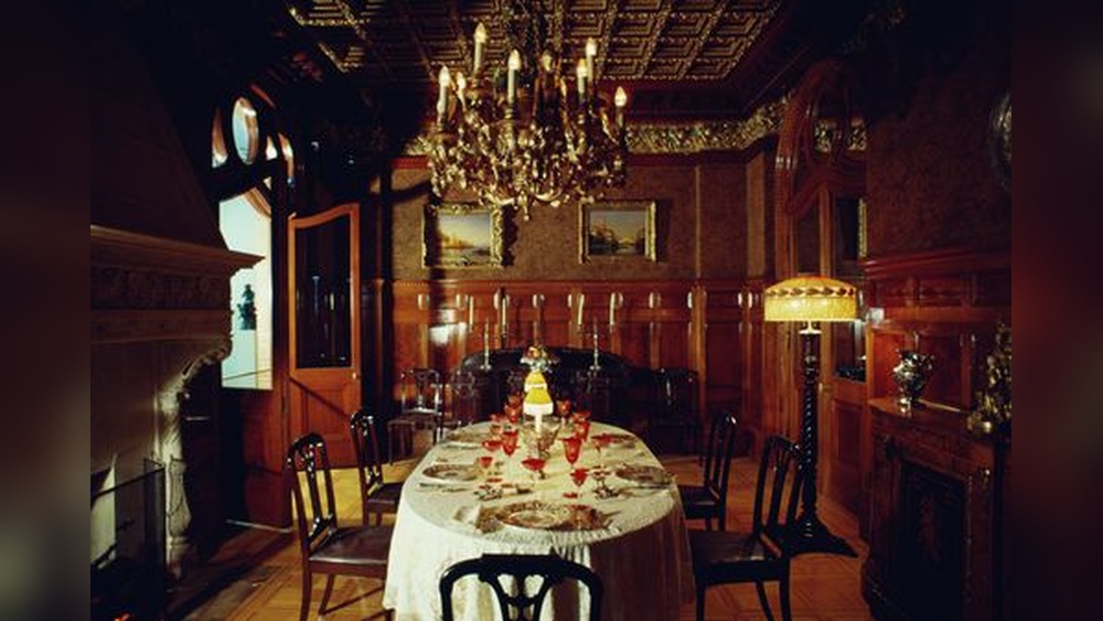 What Decorations Dominate Zaroff'S Dining Room