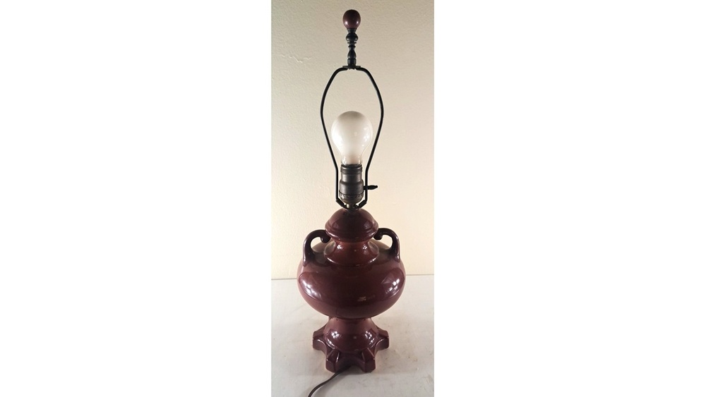 What is a Vintage Urn Table Lamps