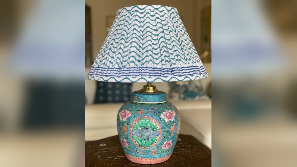 What is Ginger Jar Table Lamp Definition