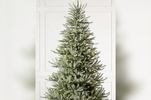 What Should I Look for in an Artificial Christmas Tree