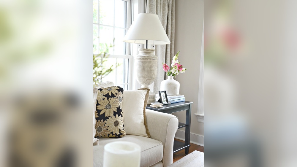 What to Put on End Tables Other Than Lamps