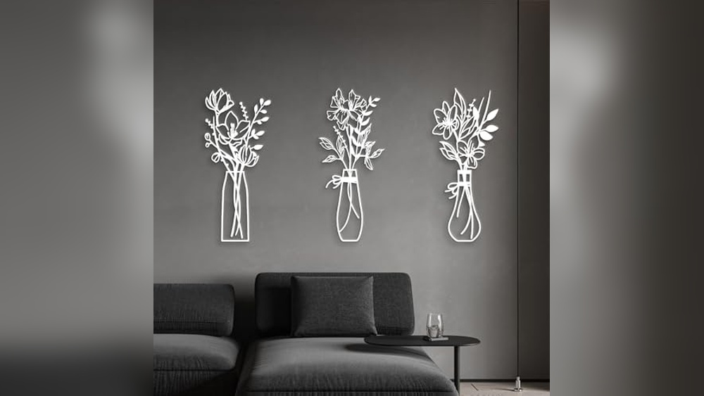 White Wall Bedroom Decor