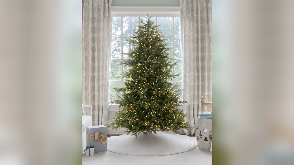 Why Does My Artificial Christmas Tree Just Start Blinking Excessively